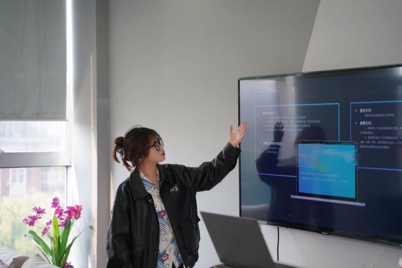 邹羽&nbsp;创办南京羽一灿文化传媒有...