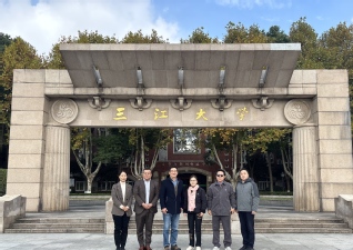 韩国国立江原大学代表团访问beat365